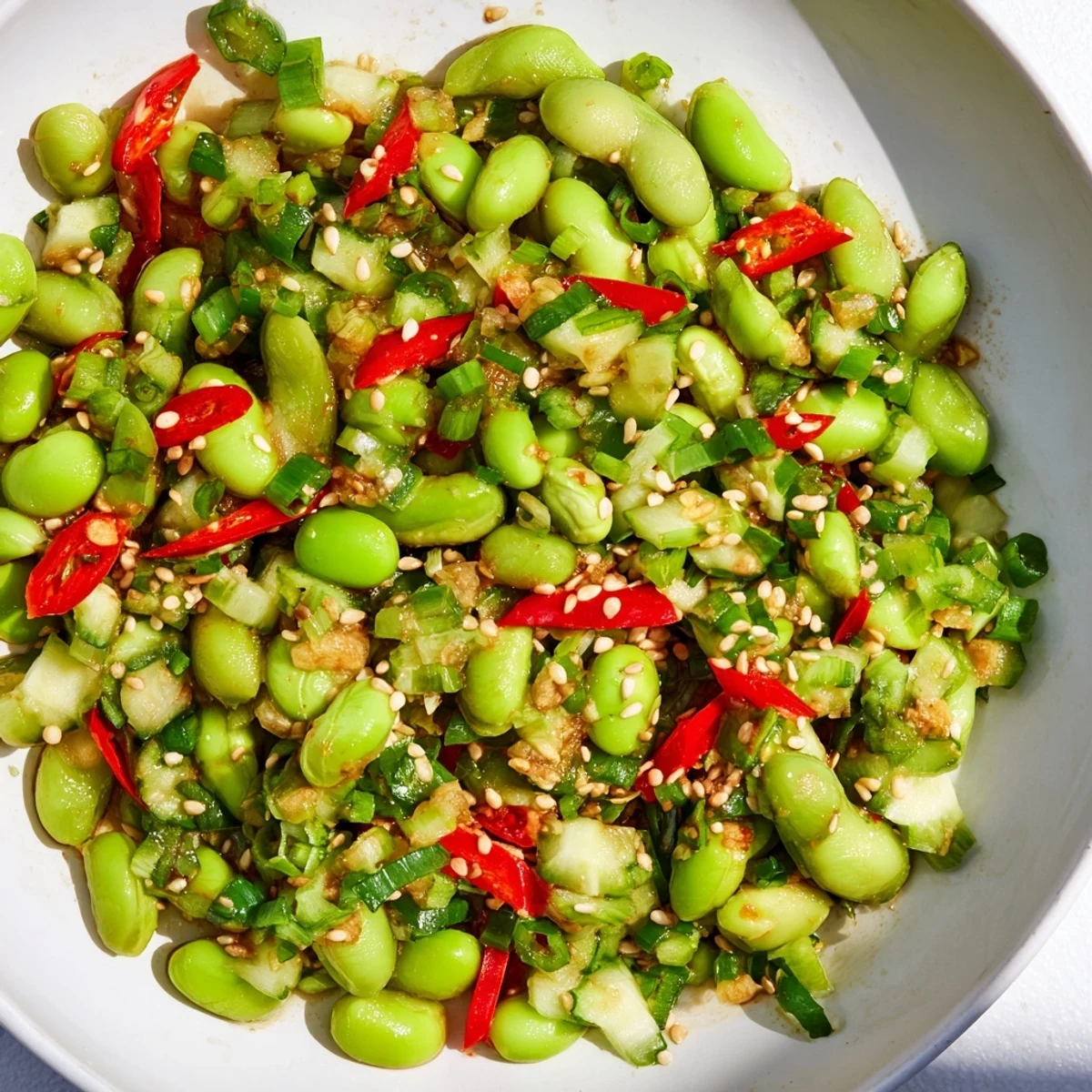This delicious and refreshing edamame salad features colorful veggies and sesame seeds, so yummy.